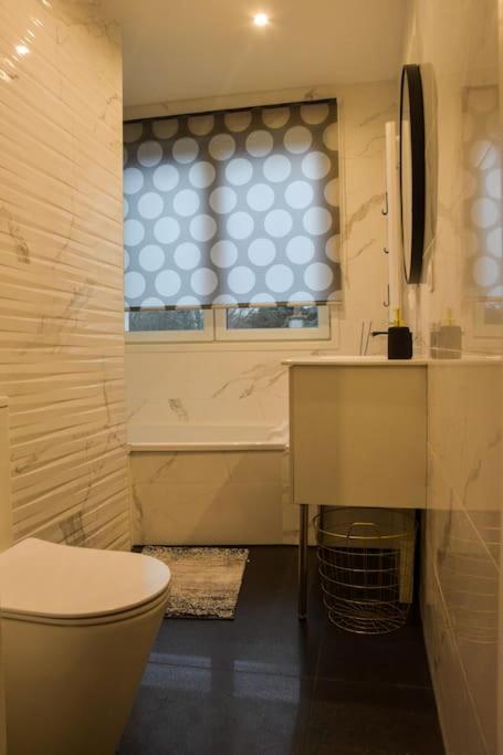 Aux Portes De Saint Omer : Maison Chaleureuse Wizernes Eksteriør billede